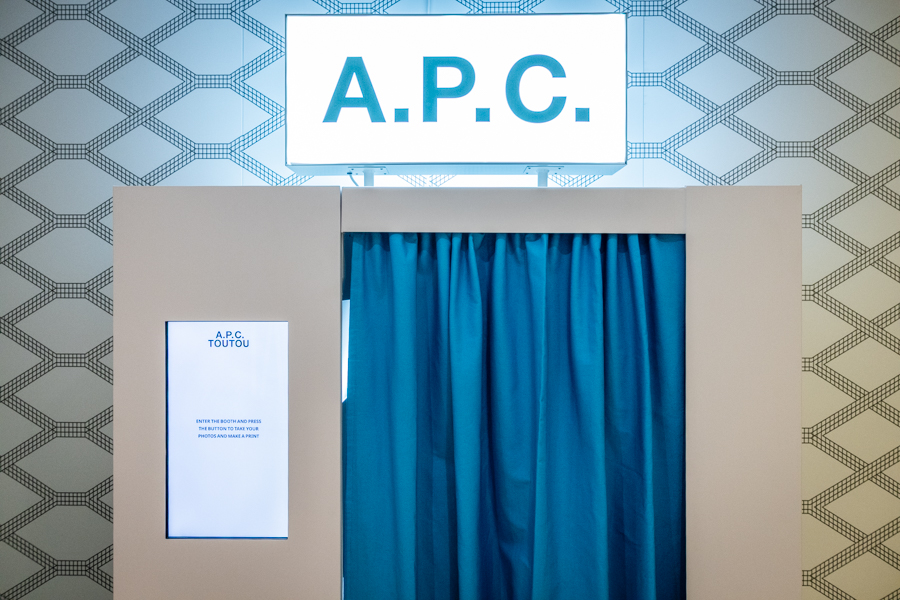 APC_TOUTOU_PHOTO_BOOTH_Le_Bon_Marché_2.jpg