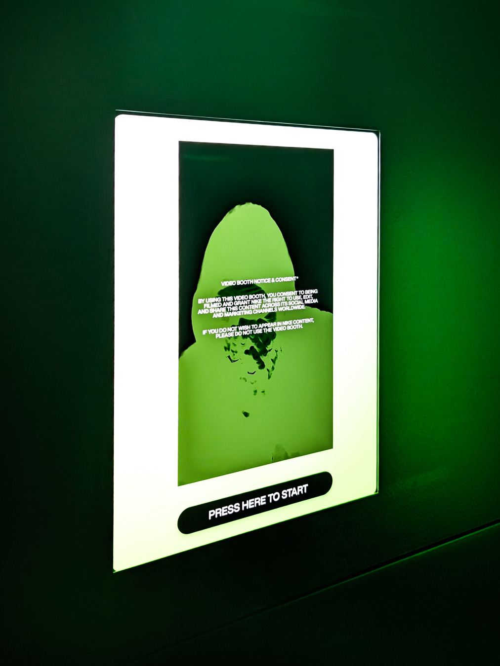 Nike_Liquid_Max_Transportal_Video_Booth-15.jpg