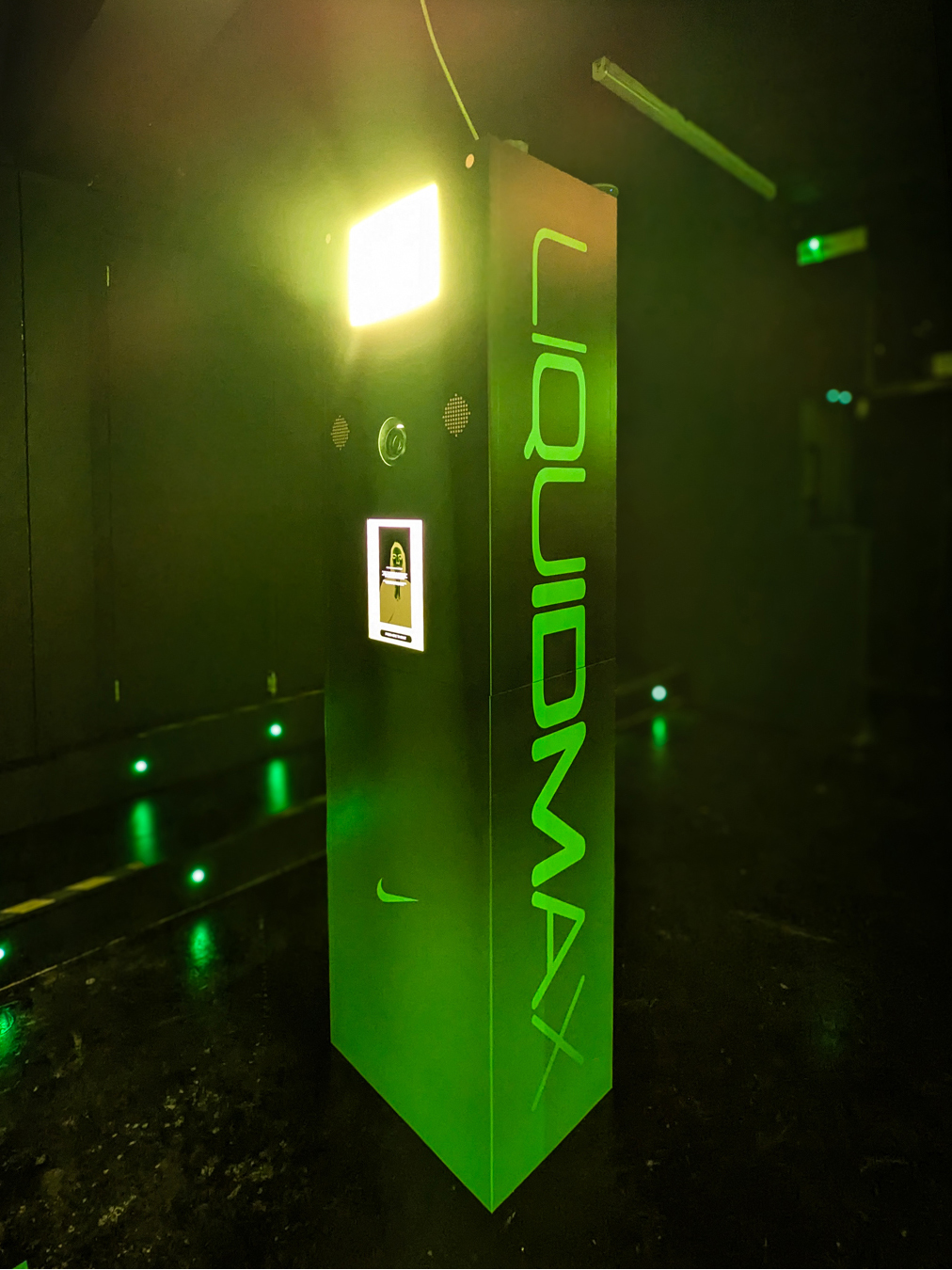 Nike_Liquid_Max_Transportal_Video_Booth-5.jpg